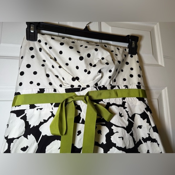 Anne Klein Strapless Black & White Floral Dress Green Bow Size 12 Fit & Flare - Picture 2 of 8